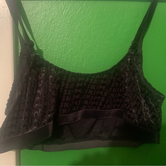 Skims Velvet sports bra - Picture 2 of 4